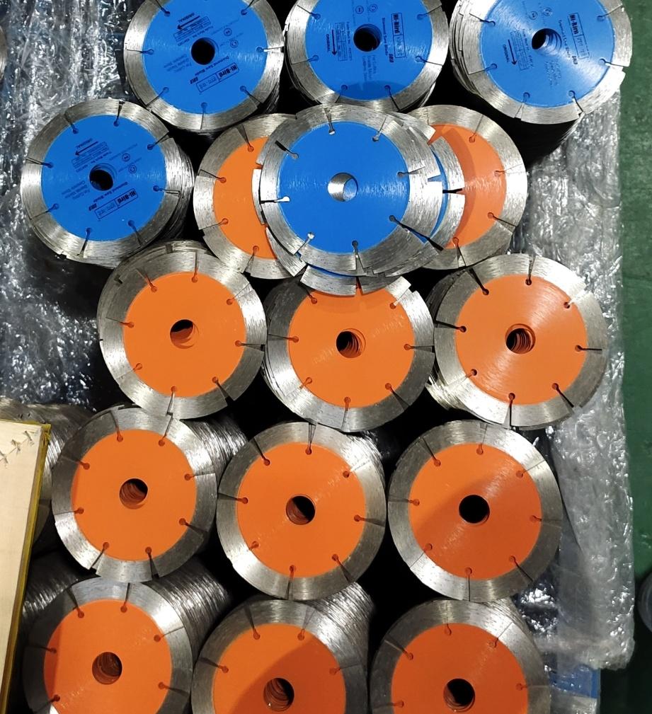 Longer Life Segmented Hot Sintered Diamond Saw Blade/Professional Cutting Stone